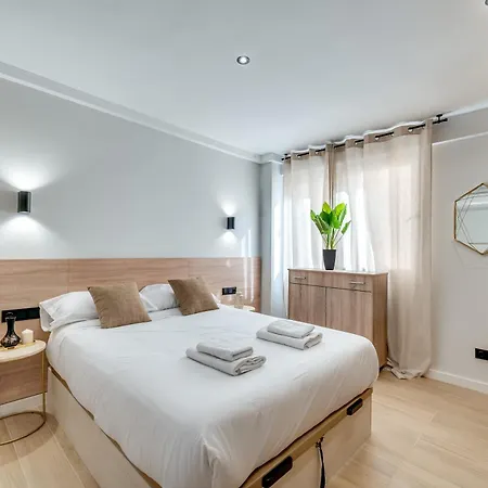 Victoria Lux 100 Апартаменты